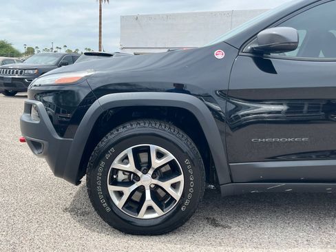 Used 2018 Jeep Cherokee Trailhawk w/ Quick Order Package 27L AWD/4WD image 11