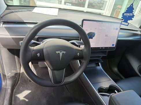 Used 2021 Tesla Model Y Long Range image 11