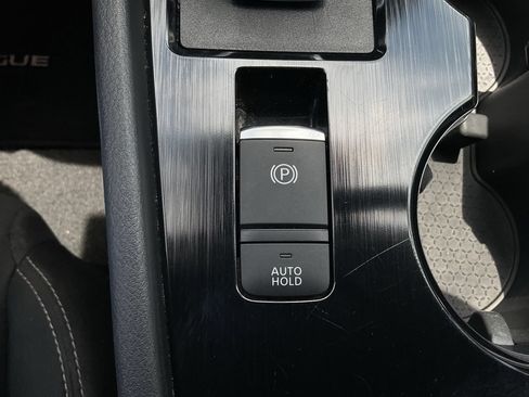 Used 2023 Nissan Rogue S AWD/4WD image 22