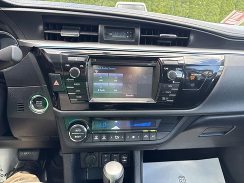 Used 2015 Toyota Corolla LE Premium FWD image 25