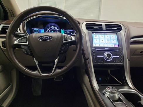 Used 2017 Ford Fusion Platinum image 22