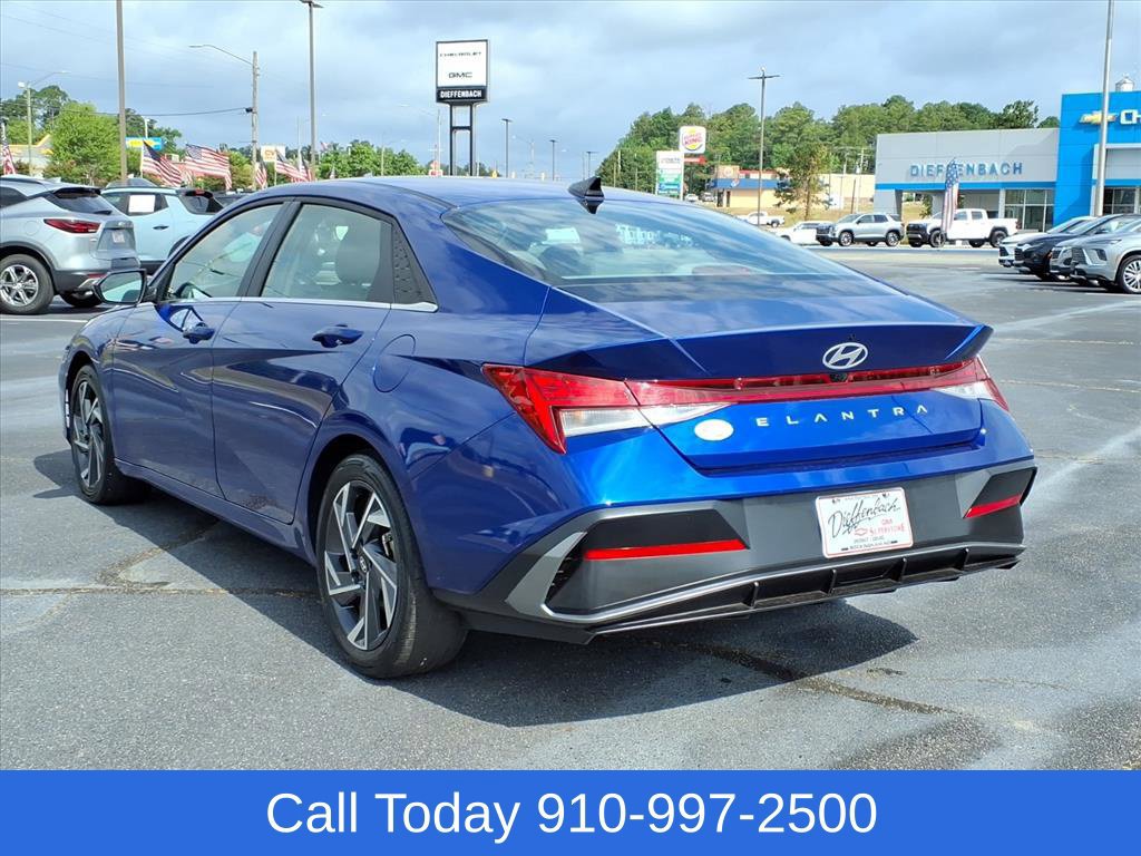 Used 2025 Hyundai Elantra SEL FWD image 16