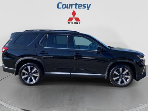 Used 2023 Honda Pilot Touring image 9
