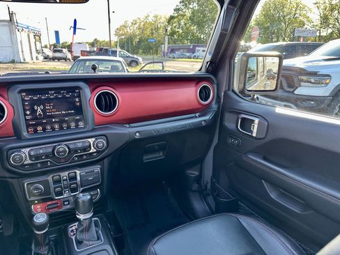 Used 2020 Jeep Wrangler Unlimited Rubicon AWD/4WD image 31