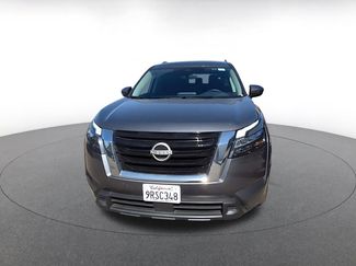Used 2025 Nissan Pathfinder SV video 2