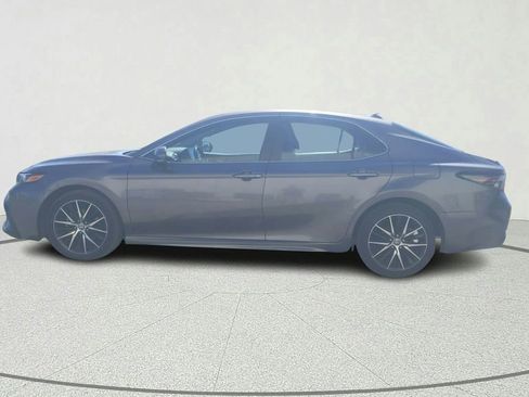 Used 2022 Toyota Camry SE FWD image 4
