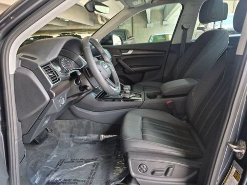 Certified 2023 Audi Q5 2.0T Premium w/ Convenience Package AWD/4WD image 9