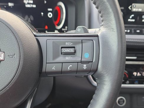 Used 2022 Nissan Rogue Platinum w/ Head-Up Display Package image 24