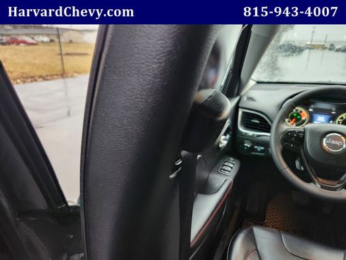 Used 2022 Jeep Cherokee Trailhawk w/ Premium Leather Package image 33