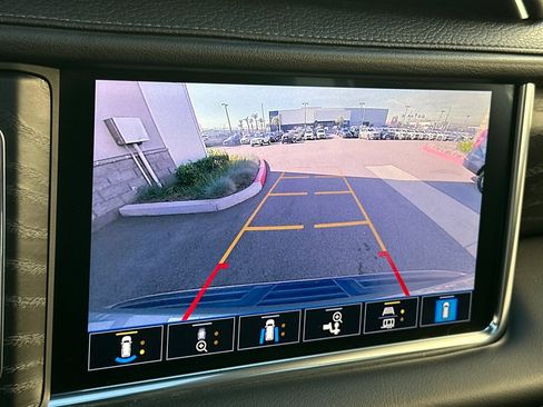 Used 2021 GMC Yukon XL Denali w/ LPO, Illumination Package image 25