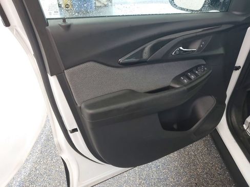 Used 2023 Chevrolet TrailBlazer LS FWD image 15