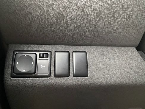 Used 2014 Nissan Xterra S image 17