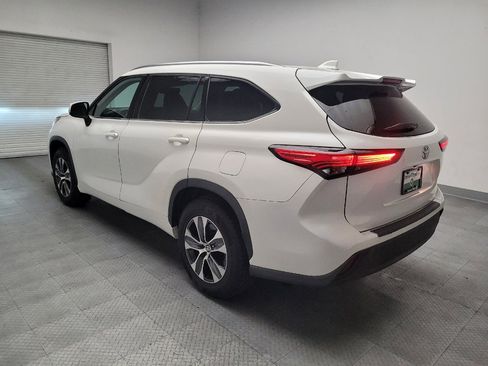 Used 2020 Toyota Highlander XLE FWD image 5