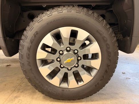 Used 2023 Chevrolet Silverado 2500 Custom w/ Custom Value Package AWD/4WD image 11