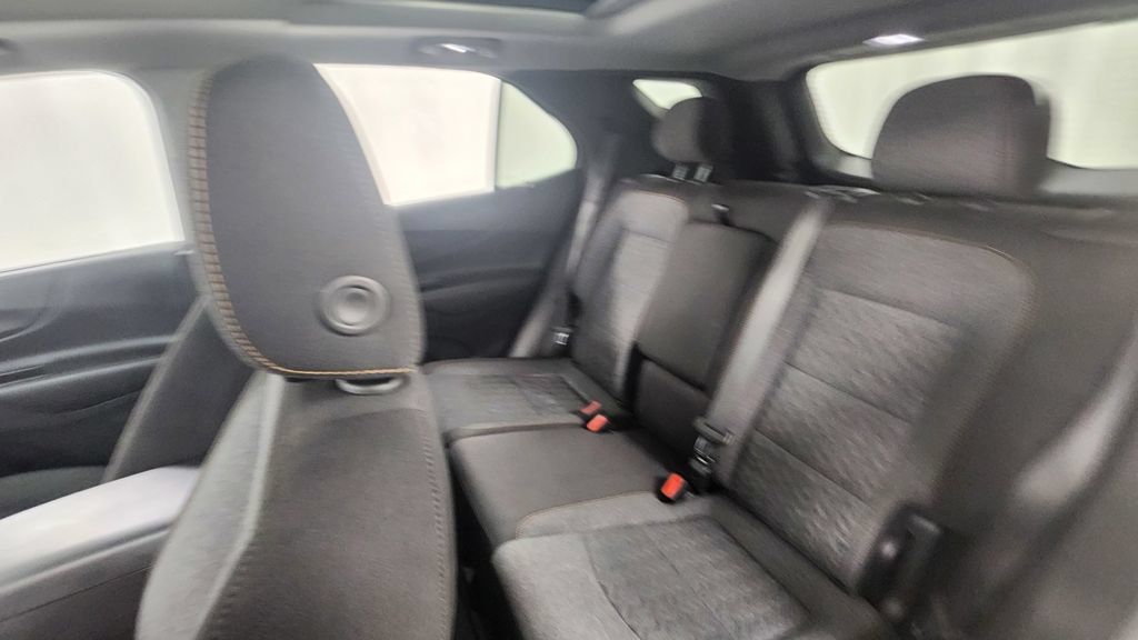 Used 2022 Chevrolet Equinox LT AWD/4WD image 12