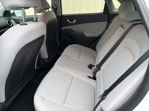 Used 2023 Hyundai Kona SE FWD image 8