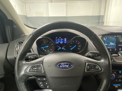 Used 2019 Ford Escape Titanium image 15