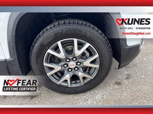 Used 2023 GMC Acadia SLT image 15