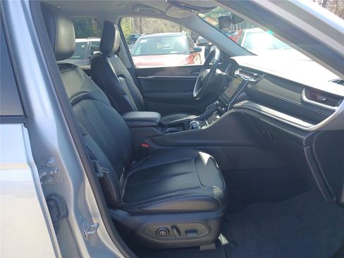 Used 2022 Jeep Grand Cherokee L Limited image 22