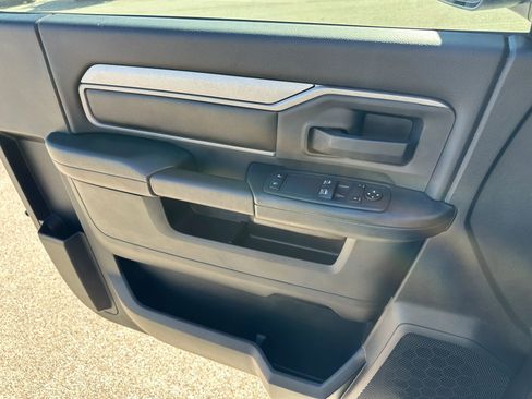 Used 2021 RAM 5500 Tradesman image 20