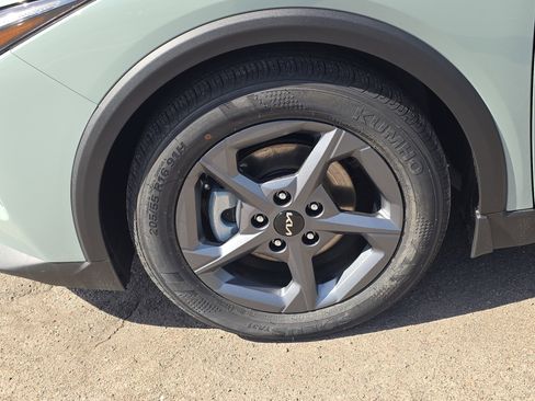 New 2025 Kia K4 LXS image 34