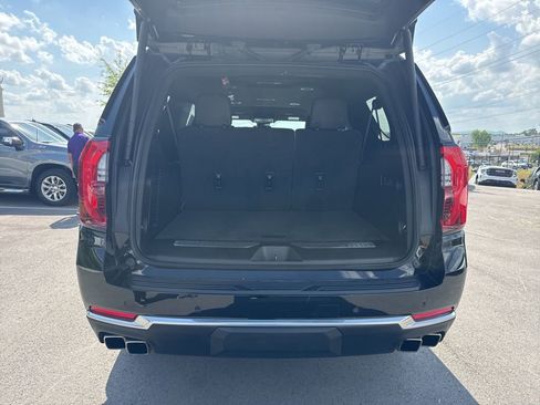 Used 2025 GMC Yukon XL Denali RWD image 27