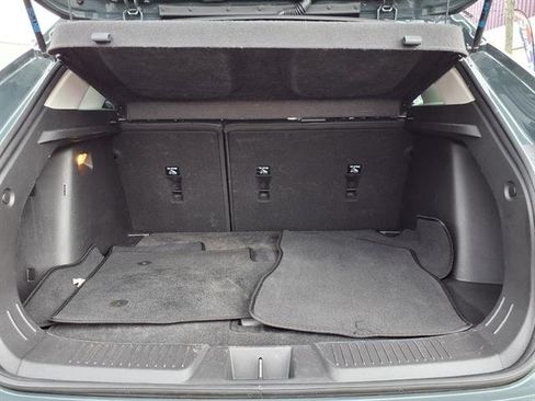 Used 2025 Chevrolet Trax LT FWD image 19
