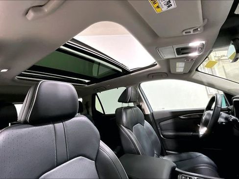 Used 2025 Honda Pilot Elite image 13