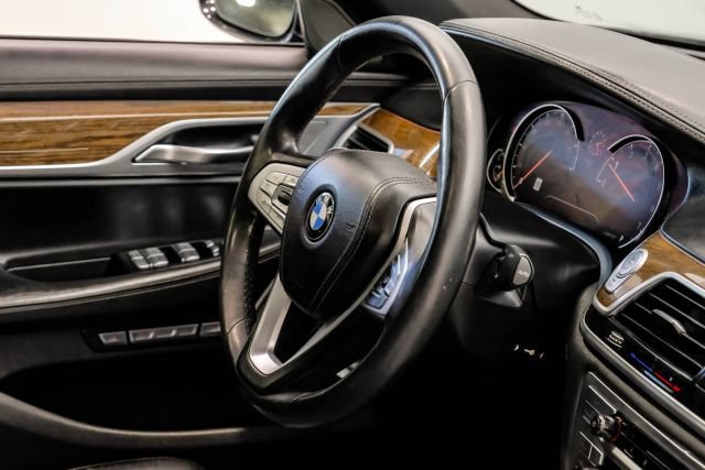 Used 2016 BMW 750i xDrive AWD/4WD image 20