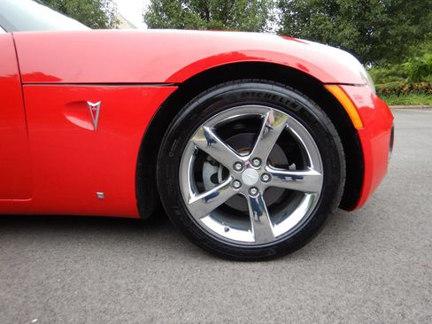 Used 2009 Pontiac Solstice GXP w/ Premium Package RWD image 24