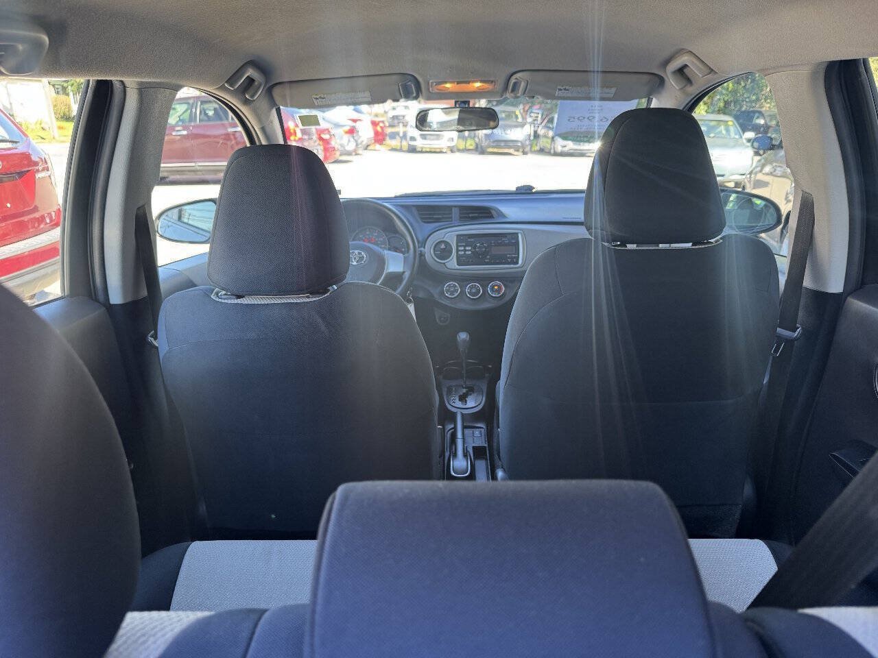 Used 2012 Toyota Yaris LE FWD image 17