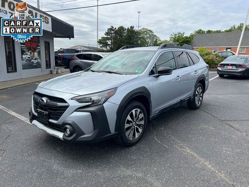 Used 2023 Subaru Outback Limited AWD/4WD image 2