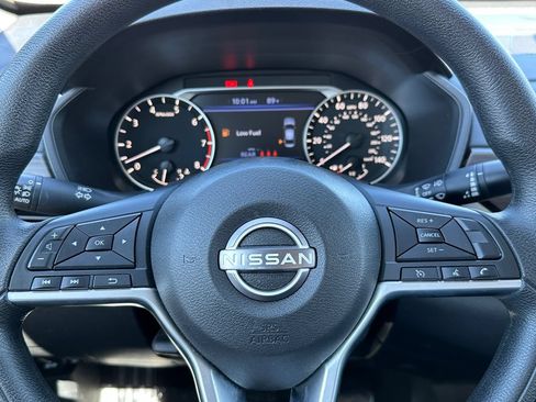 Used 2024 Nissan Altima 2.5 SV FWD image 24