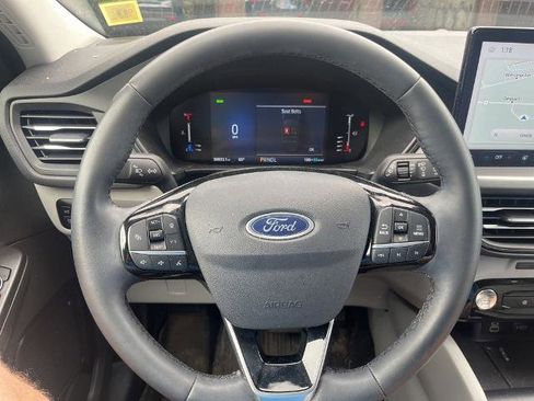 Certified 2024 Ford Escape SE FWD image 21
