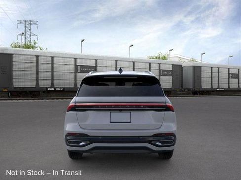 New 2026 Lincoln Nautilus Reserve image 5