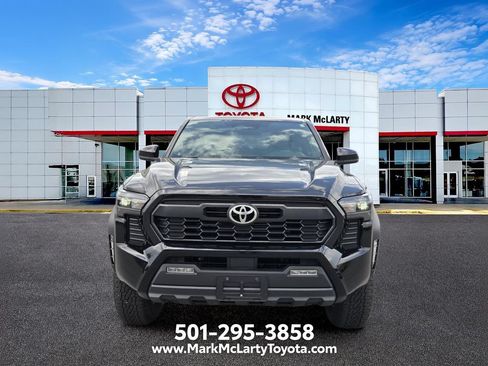 Used 2024 Toyota Tacoma TRD Off-Road AWD/4WD image 8