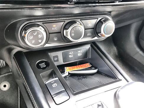 Used 2025 Nissan Kicks SV image 18