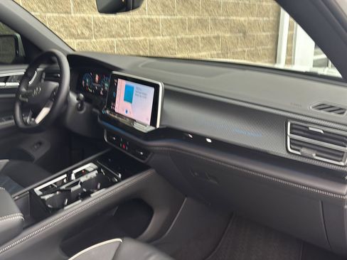Used 2024 Volkswagen Atlas Cross Sport SEL Premium R-Line AWD/4WD image 17