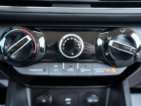 Certified 2023 Hyundai Kona SEL AWD/4WD image 32
