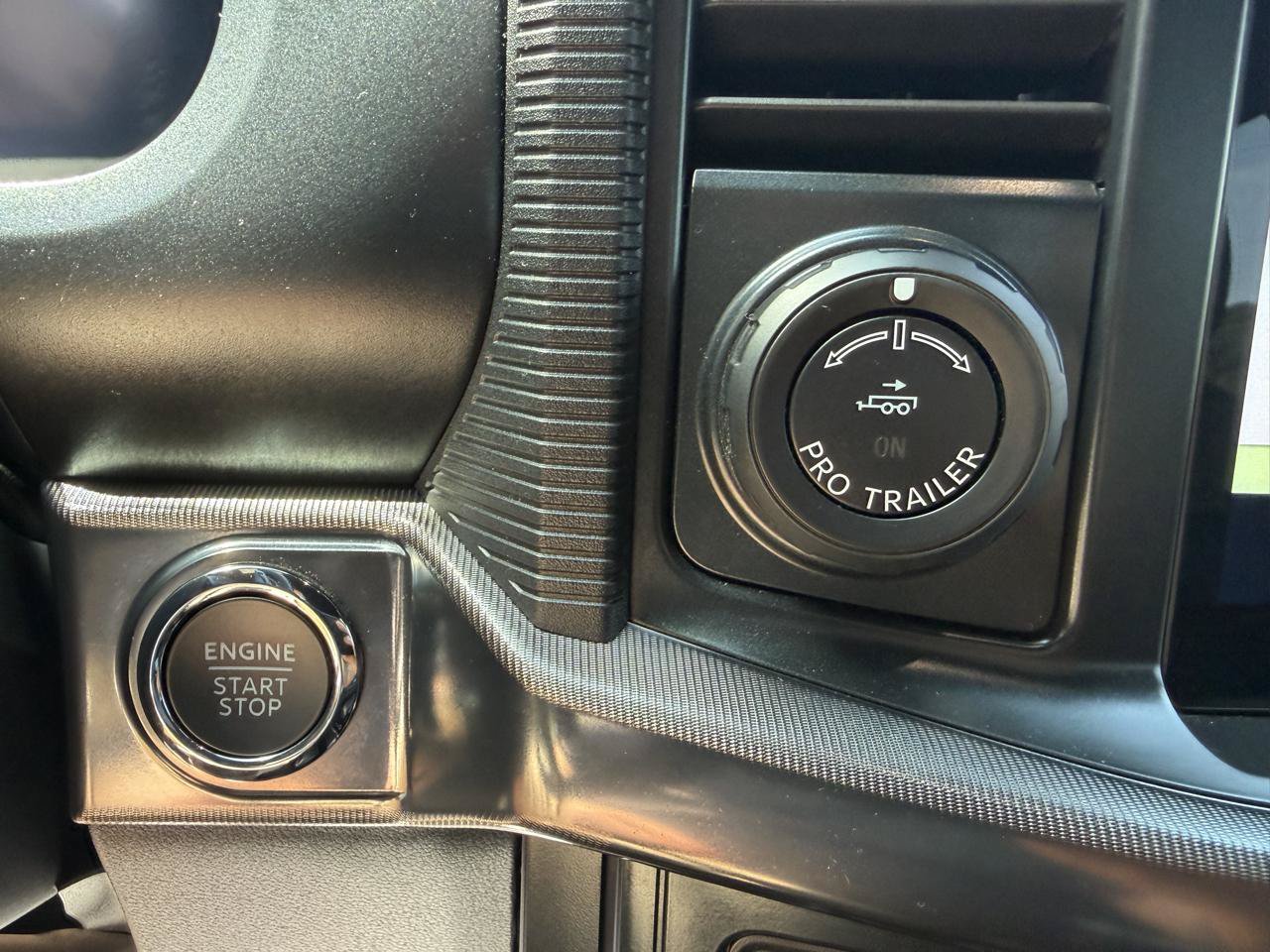Used 2025 Ford F150 Raptor AWD/4WD image 21