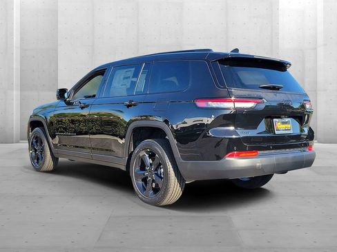New 2025 Jeep Grand Cherokee L Altitude image 2