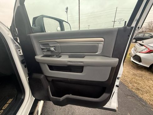 Used 2018 RAM 2500 SLT image 22