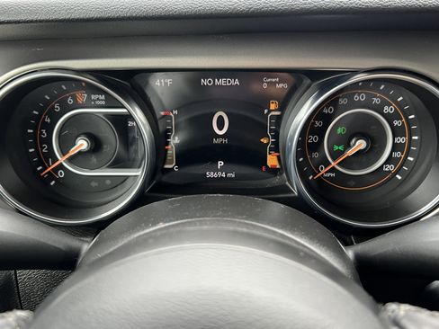 Used 2021 Jeep Gladiator Sport image 25