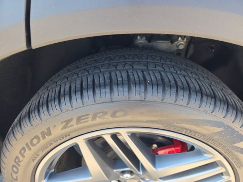 Certified 2025 Ford Explorer ST AWD/4WD image 11
