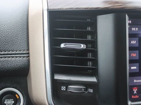 Used 2019 RAM 1500 Laramie image 30