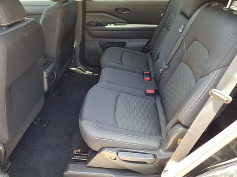 Used 2024 Nissan Pathfinder S FWD image 14