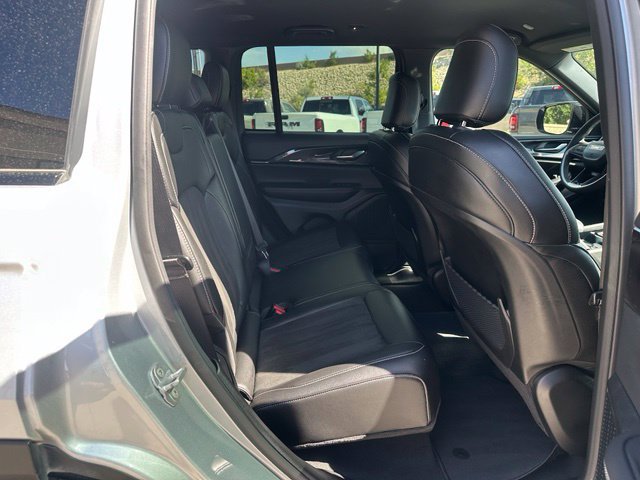 Used 2023 Jeep Grand Cherokee Altitude AWD/4WD image 18