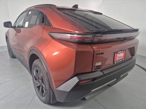 New 2026 Toyota C-HR AWD/4WD image 3