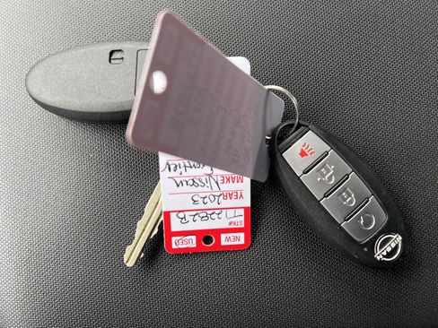 Used 2023 Nissan Frontier PRO-4X w/ Technology Package image 10