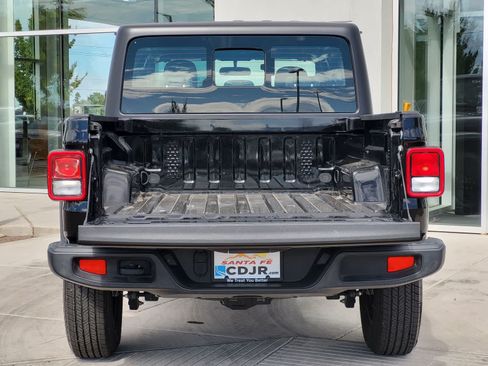Used 2025 Jeep Gladiator Sport AWD/4WD image 27
